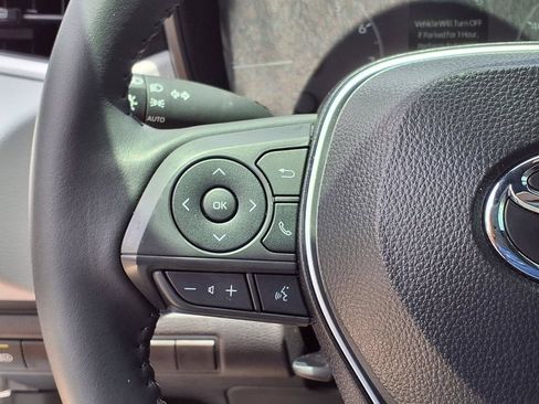 Used 2025 Toyota Corolla SE FWD image 30
