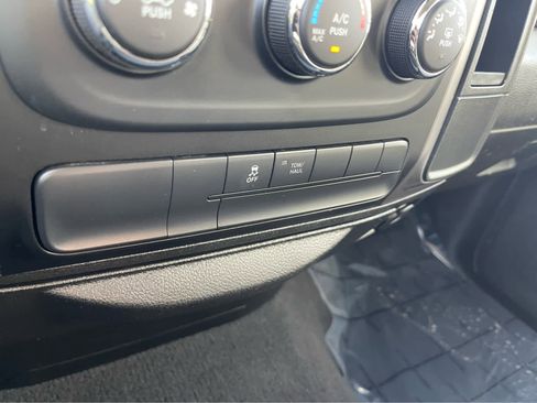 Used 2022 RAM 1500 Classic SLT image 17