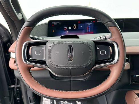 New 2026 Lincoln Navigator L Reserve AWD/4WD image 9