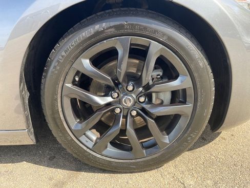 Used 2018 Nissan 370Z Roadster RWD image 16