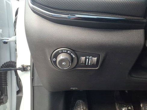 New 2026 Jeep Compass Latitude AWD/4WD image 20