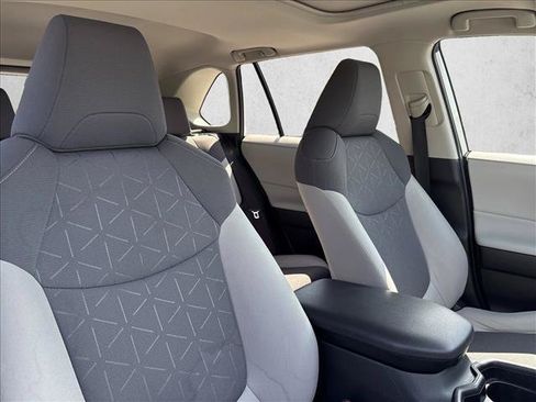 Certified 2020 Toyota RAV4 XLE w/ Convenience Package FWD image 21
