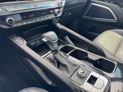 Certified 2025 Kia Telluride S FWD image 20