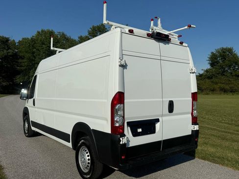 Used 2024 RAM ProMaster 2500 w/ Premium Convenience Group FWD image 3