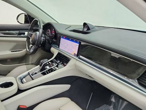 Used 2018 Porsche Panamera 4S image 20