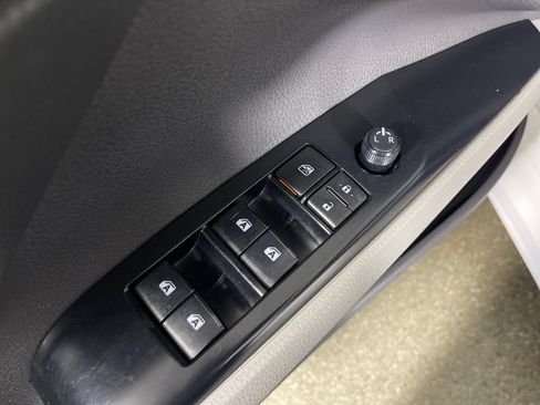 Certified 2020 Toyota Camry SE FWD image 16
