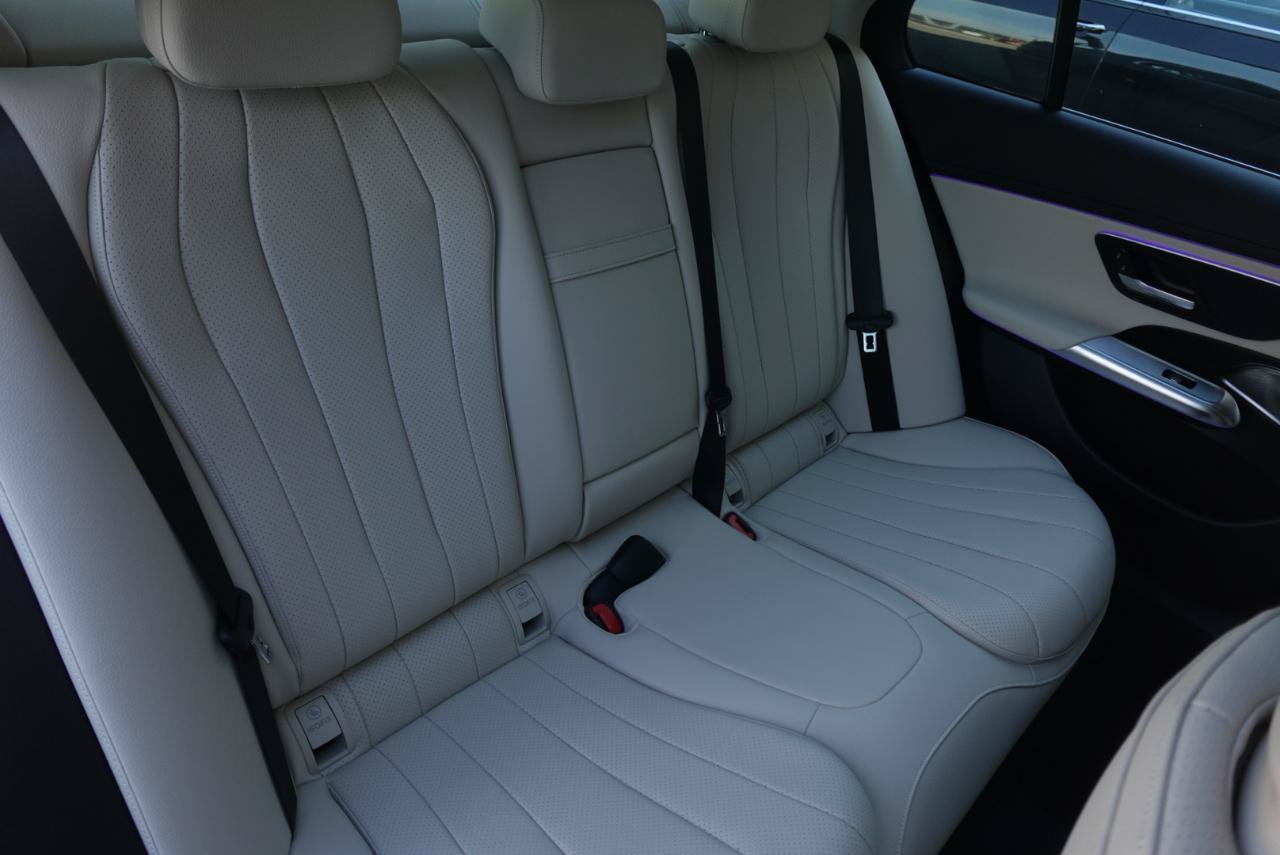 Used 2024 Mercedes-Benz E 350 4MATIC Sedan image 15