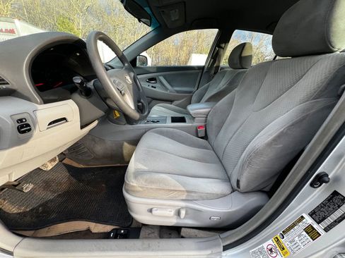 Used 2009 Toyota Camry LE FWD image 9
