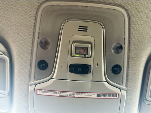 Used 2022 Toyota Prius LE FWD image 35