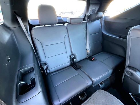 Used 2024 Chevrolet Traverse RS w/ LPO, Floor Liner Package AWD/4WD image 24