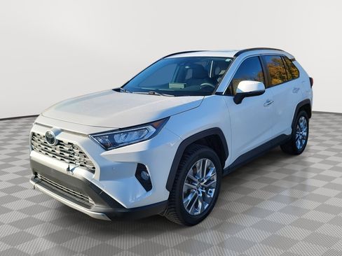 Used 2021 Toyota RAV4 Limited image 1