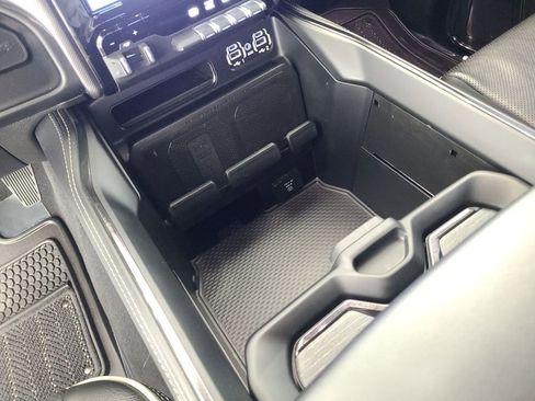 Used 2024 RAM 2500 Limited image 17