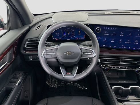 Certified 2026 Chevrolet Traverse Z71 w/ Driver Confidence Package AWD/4WD image 26