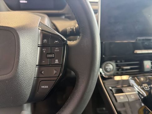 Used 2024 Toyota bZ4X FWD image 21