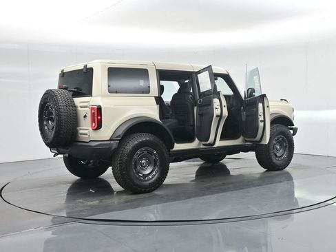 New 2025 Ford Bronco Badlands image 5