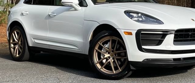Used 2022 Porsche Macan AWD/4WD image 10