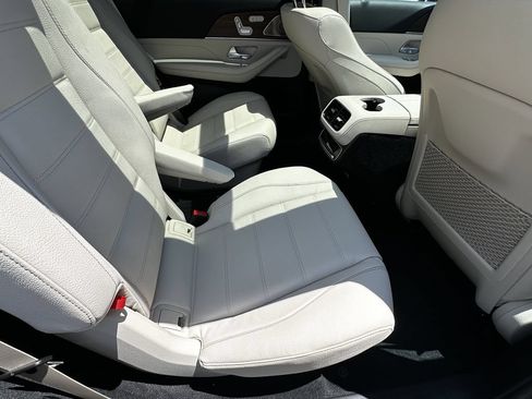 New 2026 Mercedes-Benz GLS 450 4MATIC image 17
