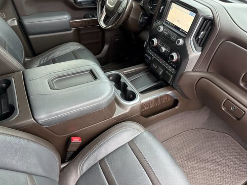 Used 2021 GMC Sierra 2500 Denali w/ Denali Ultimate Package image 17