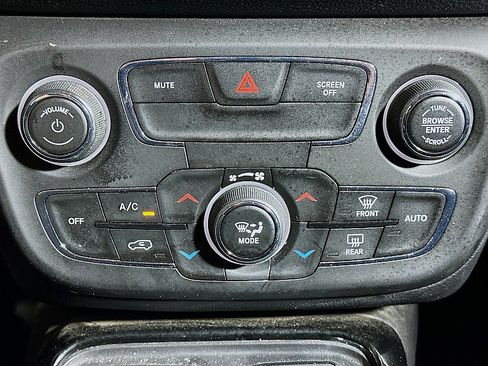 Used 2020 Jeep Compass Limited AWD/4WD image 16