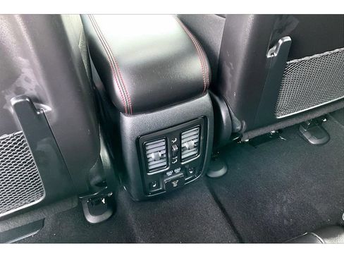 Used 2025 Dodge Durango GT image 30