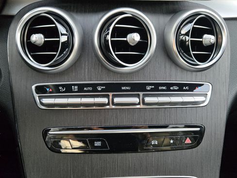 Used 2020 Mercedes-Benz GLC 300 4MATIC image 20