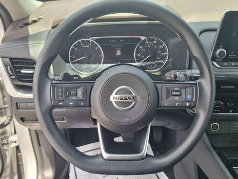 Used 2021 Nissan Rogue SV FWD image 11
