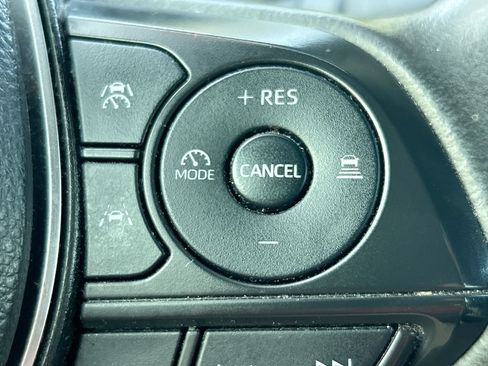 Used 2024 Toyota Corolla SE FWD image 17