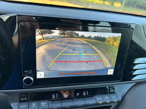 Used 2025 Toyota Camry SE image 24