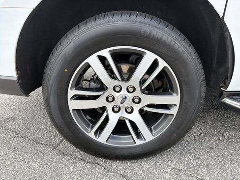 Used 2023 Ford Expedition Max XLT AWD/4WD image 28