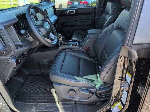 New 2025 Ford Bronco Badlands image 13