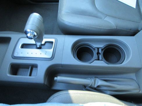 Used 2008 Nissan Frontier LE w/ Leather Pkg image 28