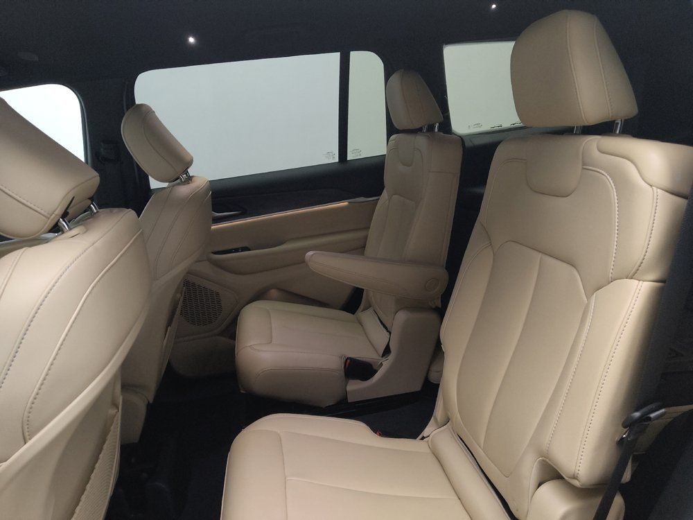 Used 2023 Jeep Grand Cherokee L Limited RWD image 18