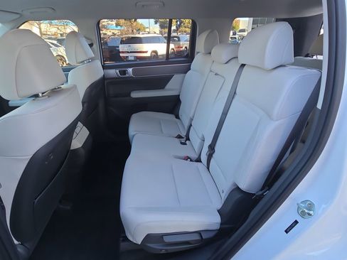 New 2026 Hyundai Santa Fe SE image 15