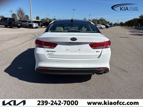 Used 2018 Kia Optima EX w/ Premium Package image 5