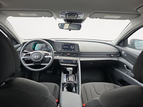 Used 2025 Hyundai Elantra Hybrid FWD image 15