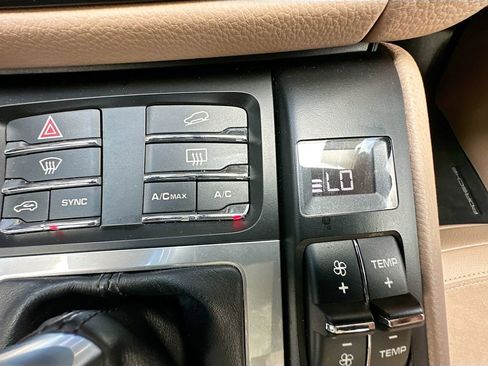 Used 2021 Porsche Macan image 21