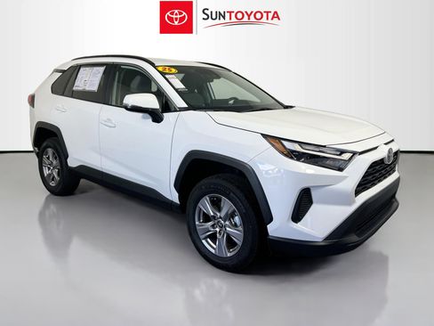 Used 2025 Toyota RAV4 XLE image 1