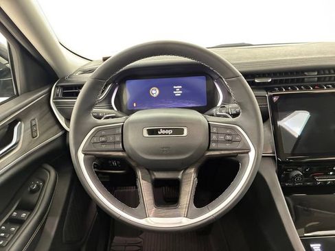 Used 2023 Jeep Grand Cherokee L Limited image 22