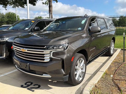 Used 2021 Chevrolet Suburban High Country w/ Premium Package AWD/4WD image 1