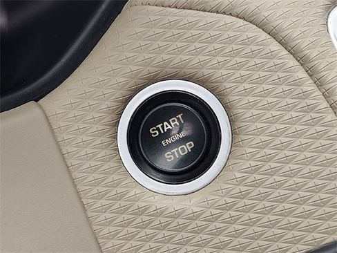 Used 2021 Land Rover Range Rover Velar R-Dynamic S image 20