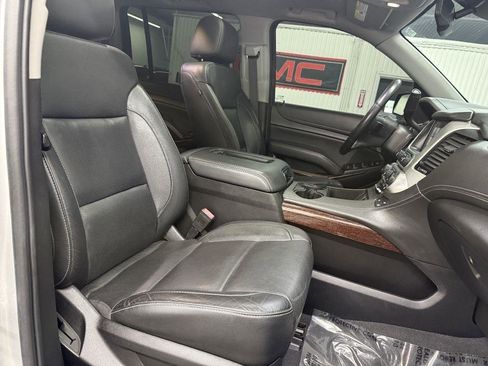 Used 2020 GMC Yukon XL SLT AWD/4WD image 48