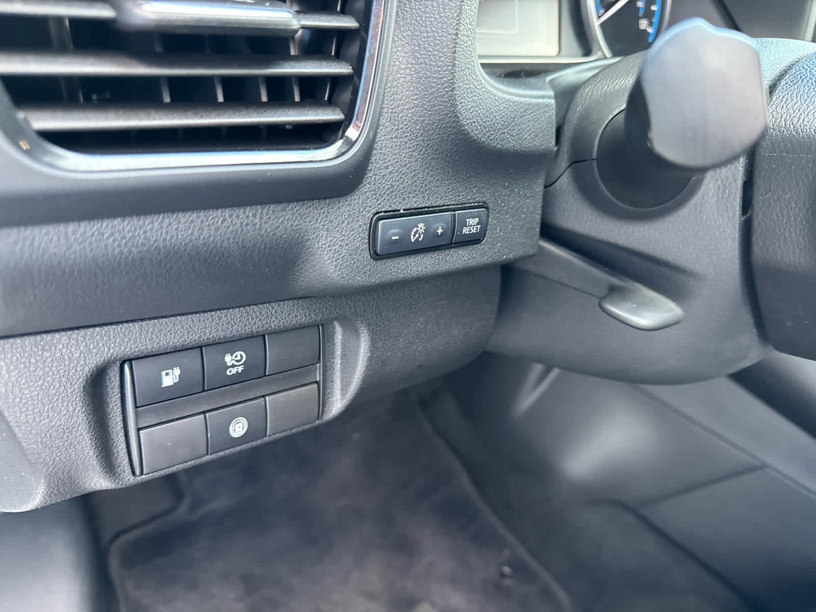 Used 2025 Nissan Leaf S FWD image 18