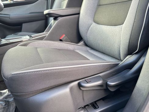 Used 2025 Chevrolet TrailBlazer LT w/ Driver Confidence Package image 24