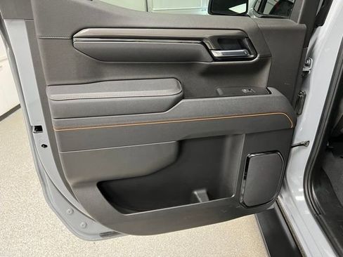 Used 2025 GMC Sierra 1500 AT4 w/ Technology Package AWD/4WD image 42