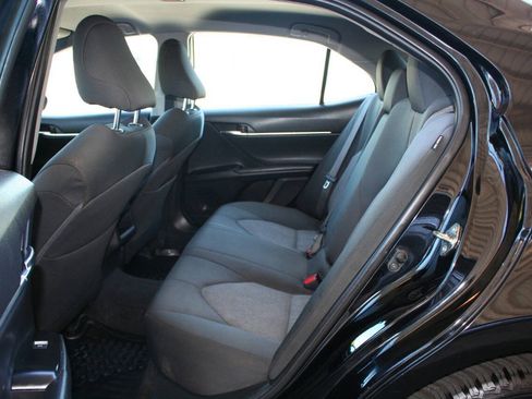 Used 2020 Toyota Camry LE w/ Convenience Package FWD image 23
