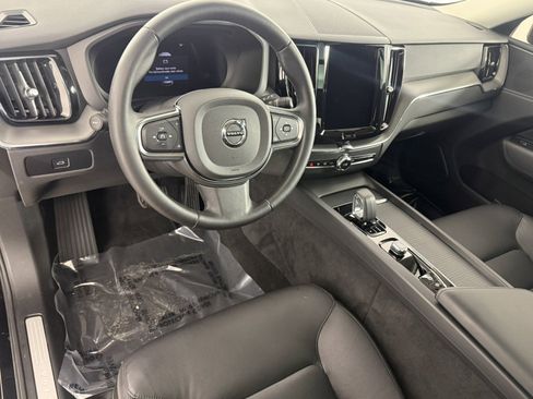Used 2024 Volvo XC60 B5 Core image 17