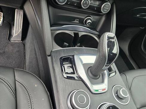 Used 2023 Alfa Romeo Stelvio Sprint RWD image 10
