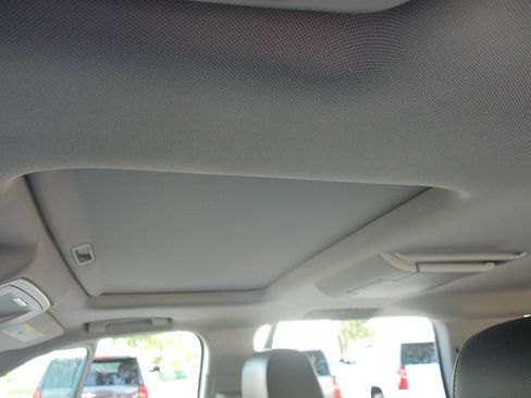 Used 2015 Chevrolet Tahoe LTZ RWD image 15