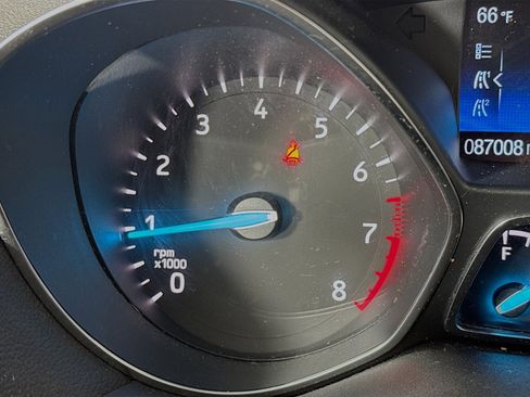 Used 2018 Ford Escape Titanium image 12