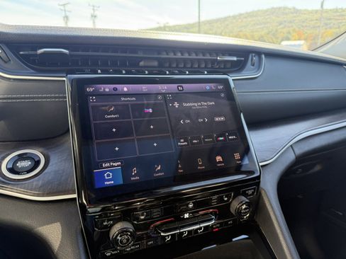 Used 2021 Jeep Grand Cherokee L Limited w/ MOPAR Finishing Package image 17